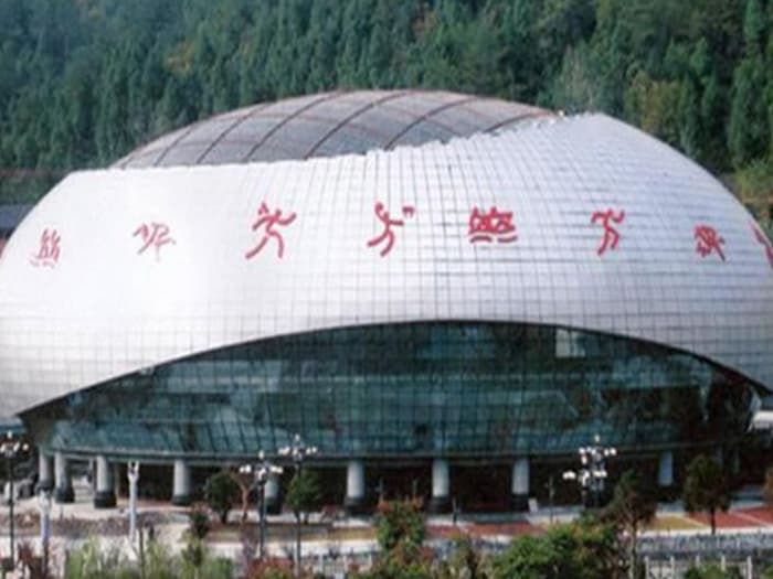 鄂尔多斯体育中心球形网架加工安装
